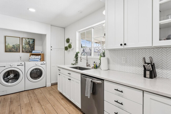 Building Photo - 7616 E 3rd St