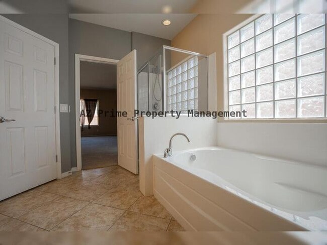 Building Photo - 30268 W Sheila Ln