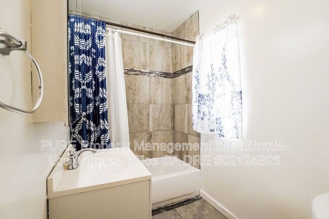 Building Photo - 2139 E Nord St