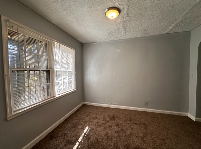 Building Photo - 451 Durand Dr NE