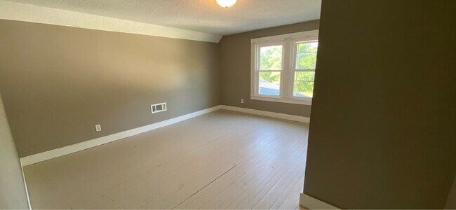 Building Photo - 2463 KY-94