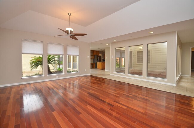 Building Photo - 12310 Burgoyne Dr