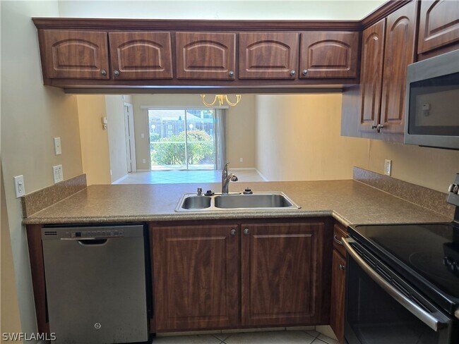 Building Photo - 2656 Kings Lake Blvd