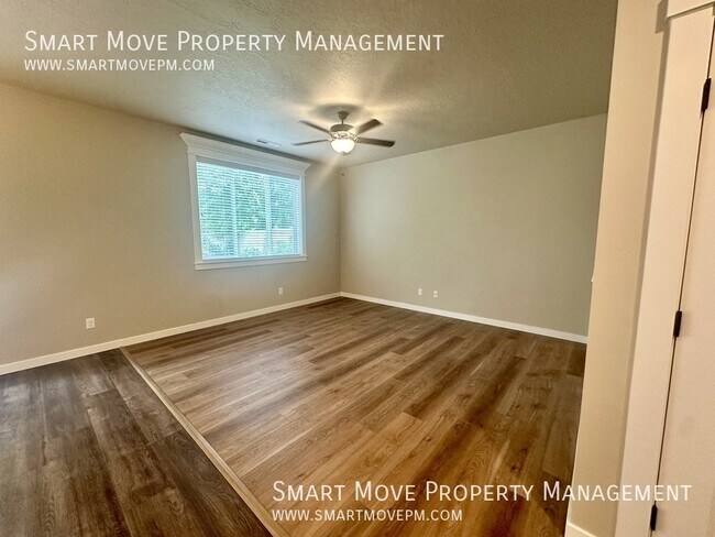 Building Photo - 4180 E Esperanto St