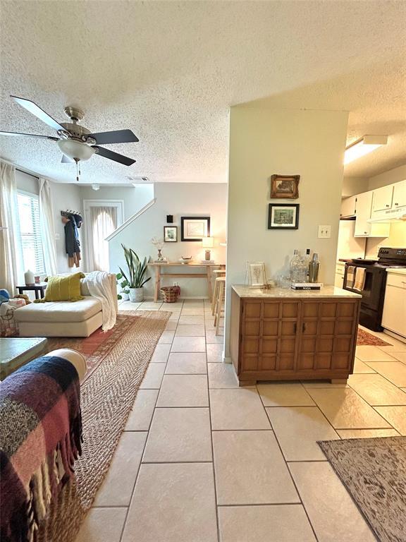 Building Photo - 13204 Saxby Ct