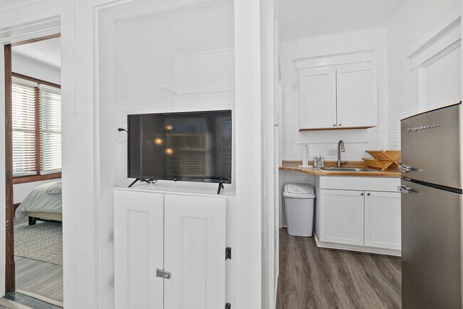 Building Photo - 116 San Marco Ave