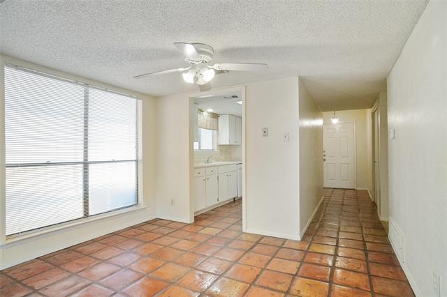 Building Photo - 4920 Byers Ave