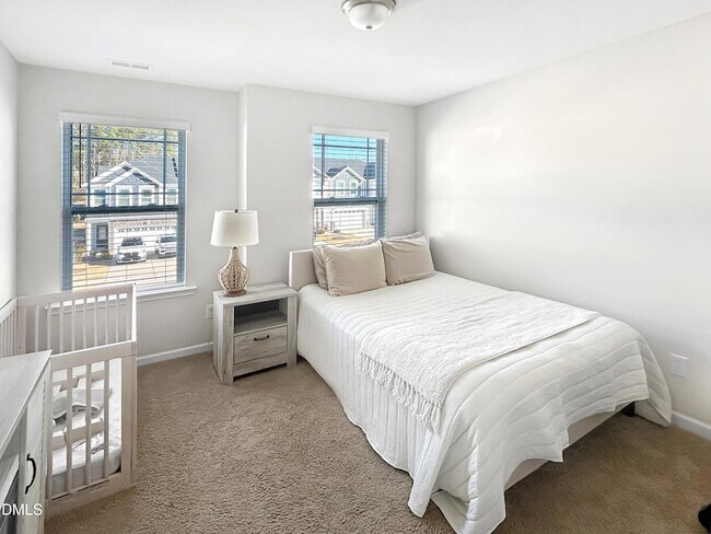 Building Photo - 779 Creekway Dr