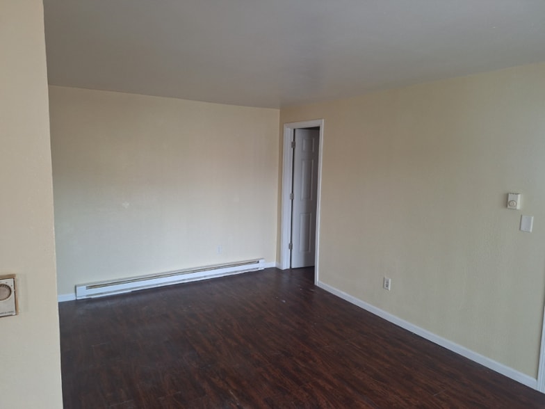 Building Photo - 1421B Superior