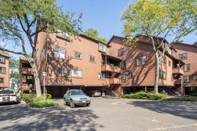 Building Photo - 507 Teal Plaza