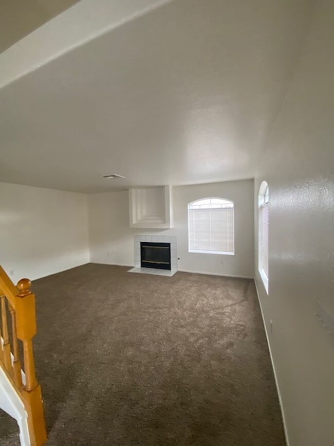 Building Photo - Cozy 3 Bedroom Summerlin Townhome for Rent!
