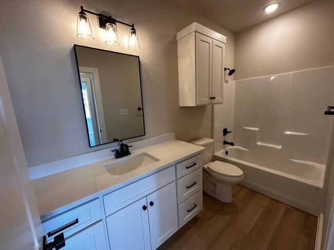 Building Photo - Stunning 3 bedroom Wolfforth - Pre lease f...
