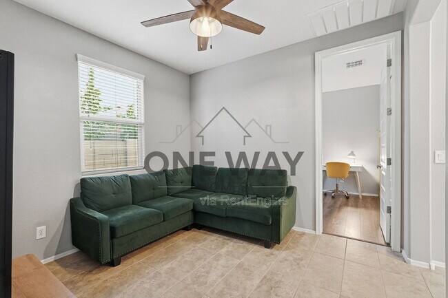 Building Photo - 9854 Thatcher Ave