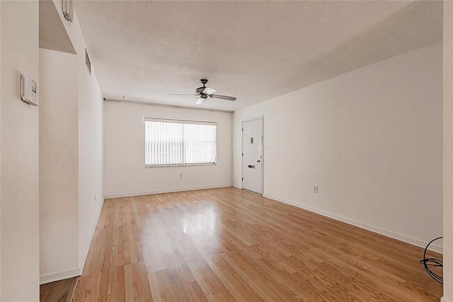 Building Photo - 4158 S Tamiami Trl