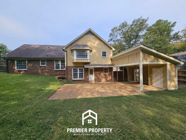 Building Photo - 2116 Rolling Valley Dr