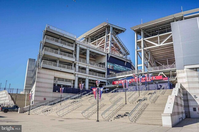 Building Photo - 70 N Street SE Unit 913