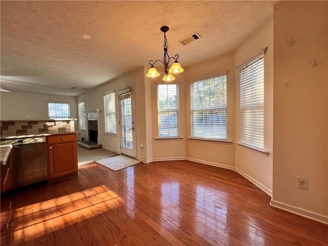 Building Photo - 789 Roxholly Ln NE