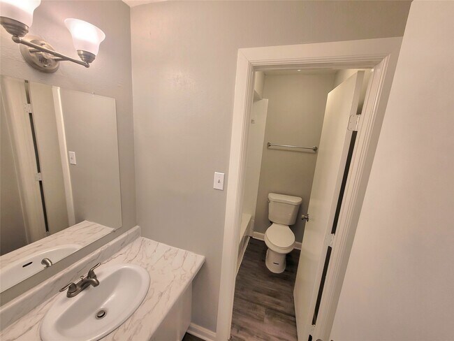 Building Photo - 5920 Arncliffe Dr