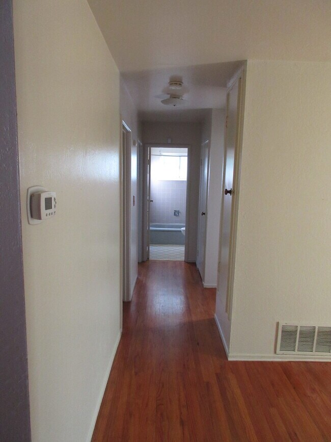 Building Photo - Comfortable  Foothill Farms Home near schools, parks, theatre, and Hwy 80.