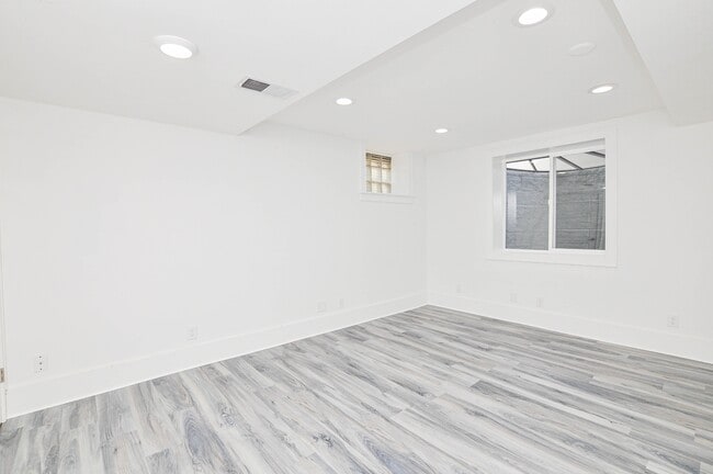 Building Photo - 408 15th Ave SW