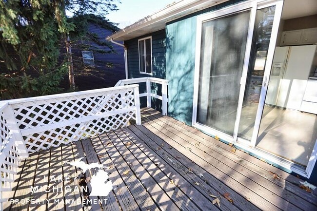 Building Photo - 4831 Stauffer Ave SE