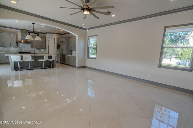 Building Photo - 2453 Rodina Dr