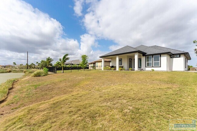 Building Photo - 86 Torrey Pines Dr