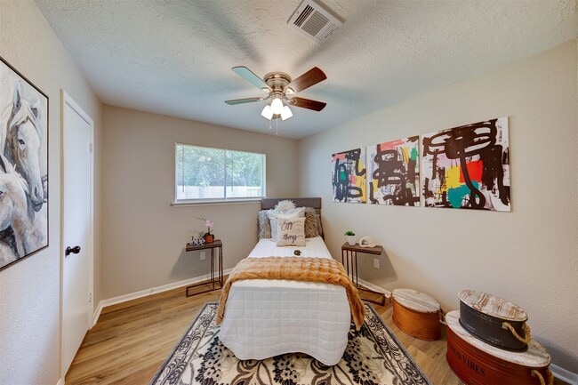 Building Photo - 8511 Honeysuckle