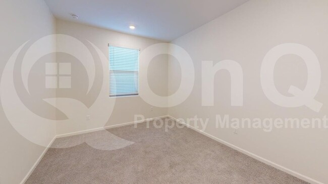 Building Photo - 8021 S Silver Lillie Way