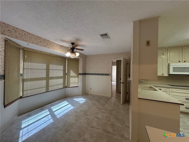 Building Photo - 11 La Mesa Dr