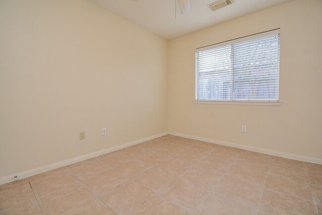 Building Photo - 6422 Alisa Ln