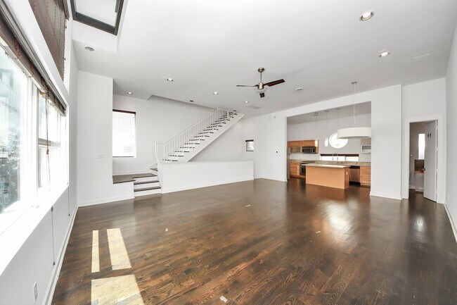 Building Photo - 1822 Southmore Blvd