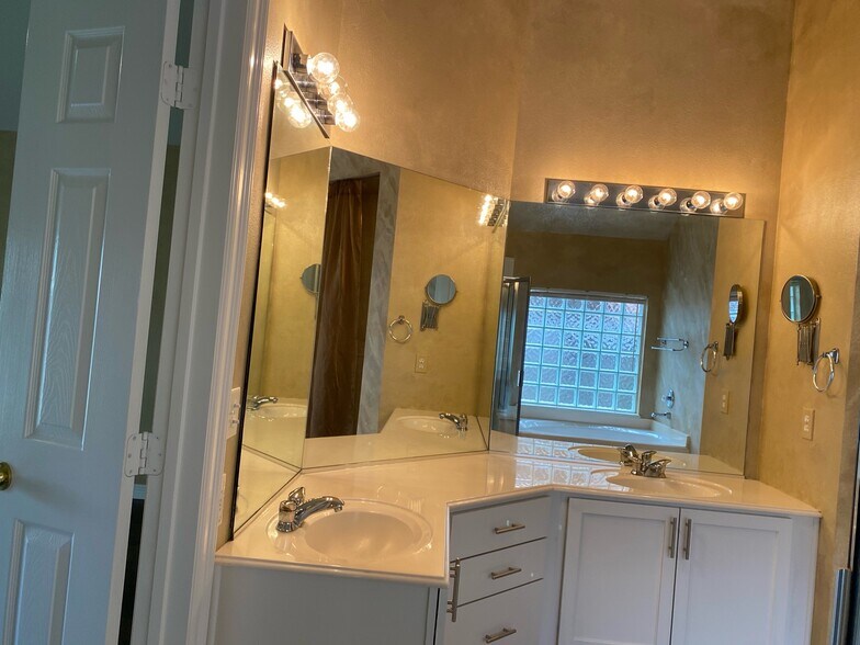 Building Photo - 19314 Colony Trail Ln