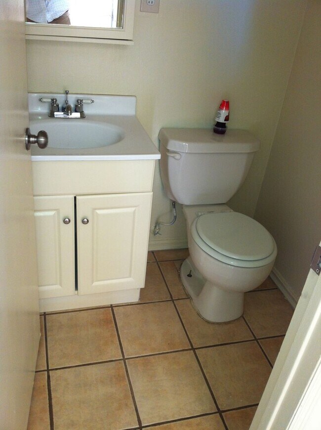 Building Photo - The city of Highland has the perfect 3 bed...