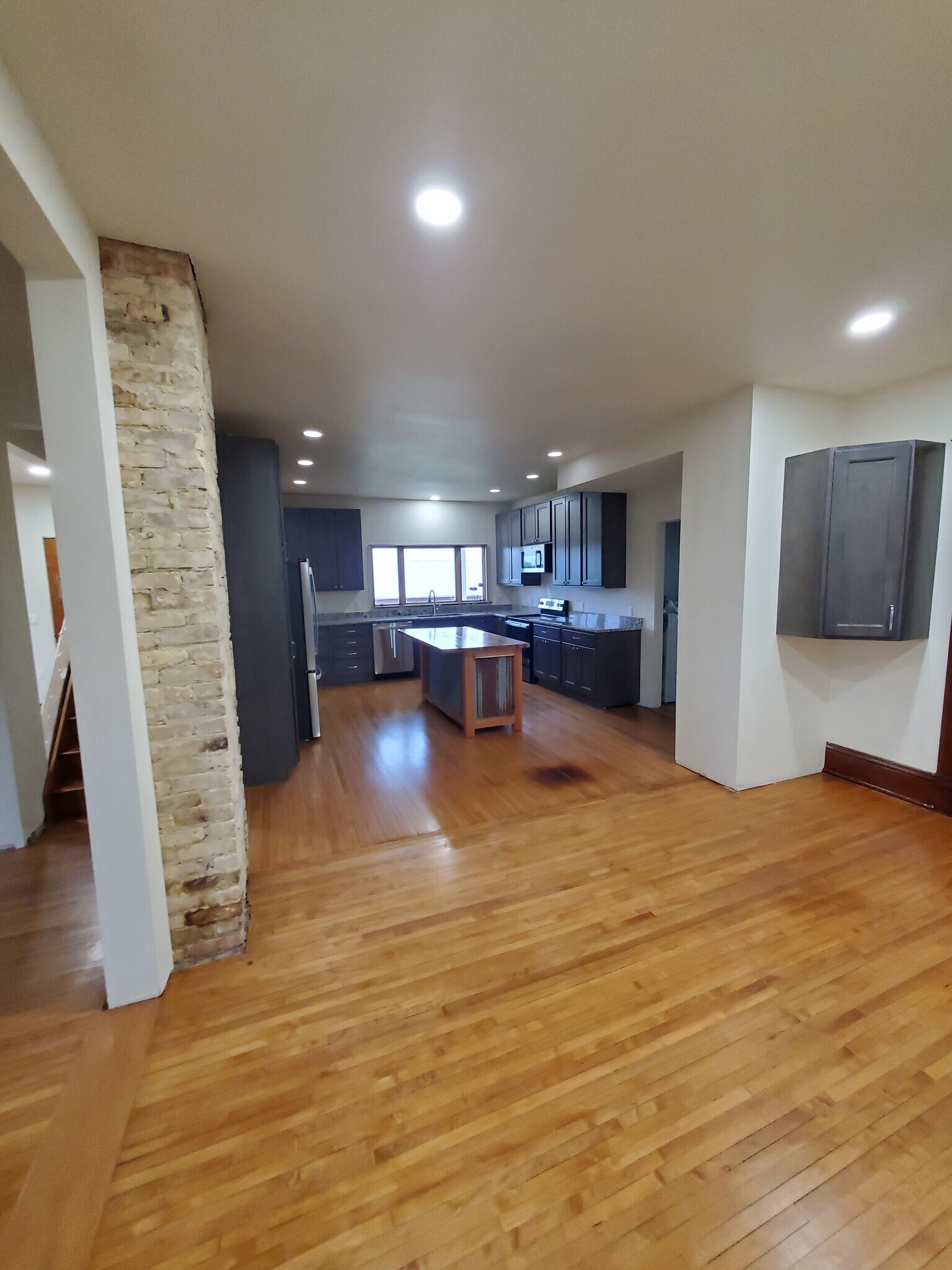 Building Photo - 10326 Brattlie Rd