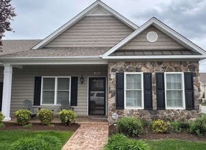 Building Photo - 3 Bedroom Home in Cornerstone