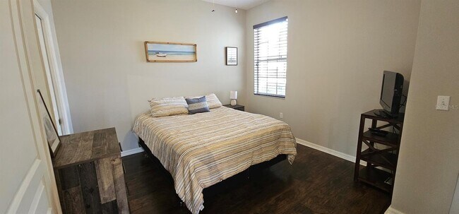 Building Photo - 8355 Glen Rose Way