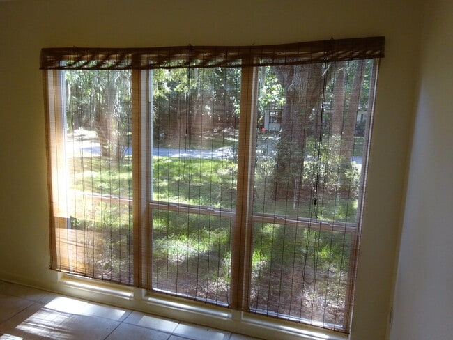 Building Photo - Great Home Close Campus - Sublease