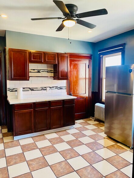 Building Photo - 97 Raymond St