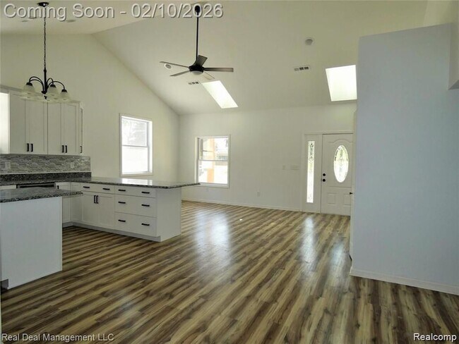 Building Photo - 485 Upland Ave