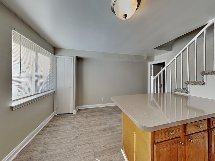 Building Photo - 1917 Searles Rd