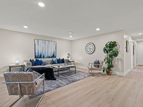 Building Photo - Get ready to fall head over heels for your...