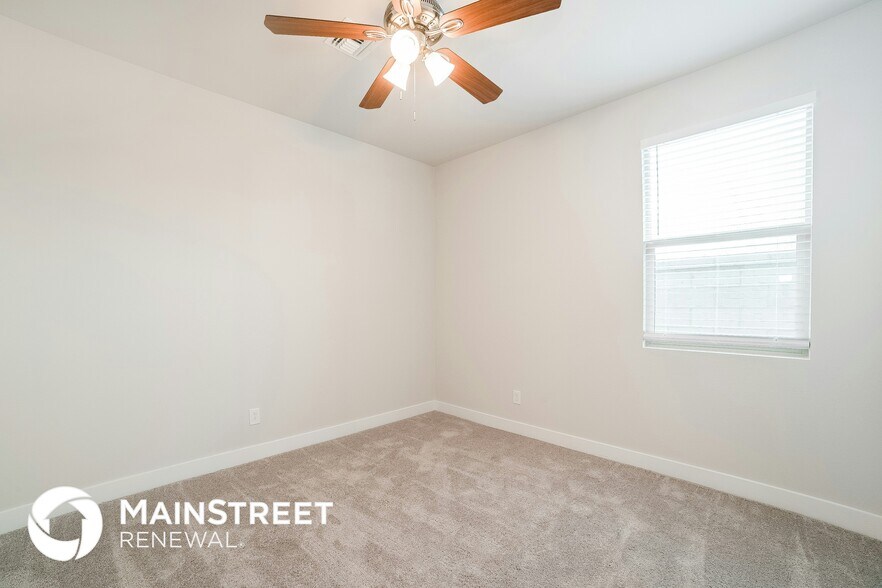 Building Photo - 8615 S 69th Ln