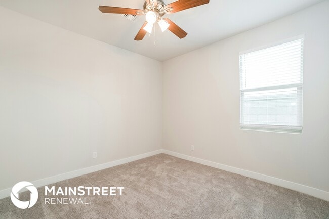 Building Photo - 8615 S 69th Ln