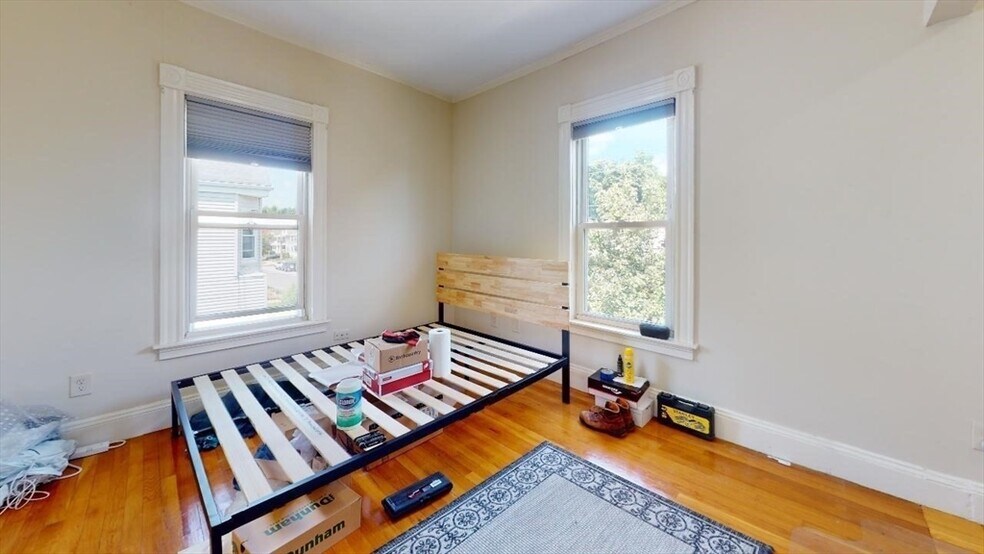 Building Photo - 109 Magoun Ave