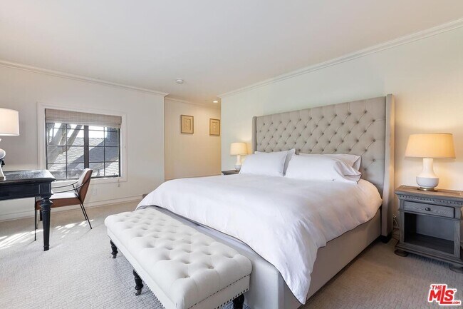 Building Photo - 1075 Wallace Ridge