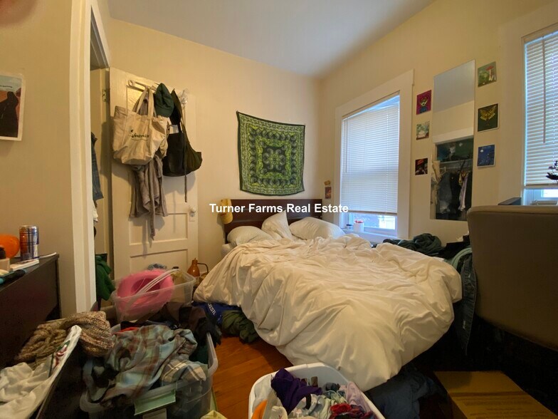 Building Photo - 300 Boston Ave