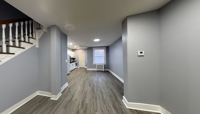 Building Photo - Cozy renovated 3 bedrrom!