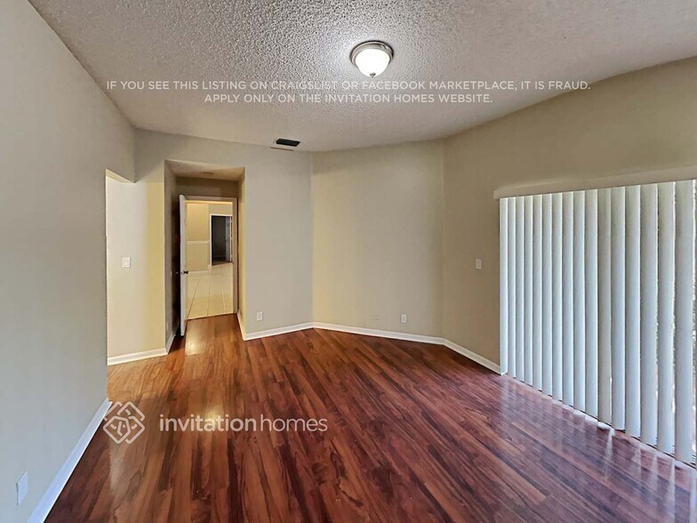 Building Photo - 6005 NW 45th Way