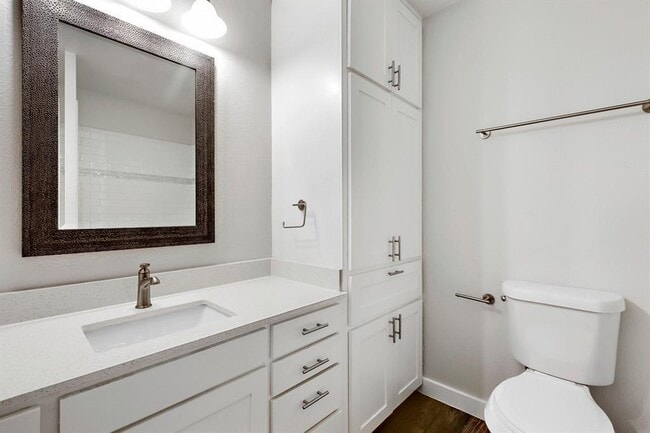 Building Photo - 6205 Hyside Dr